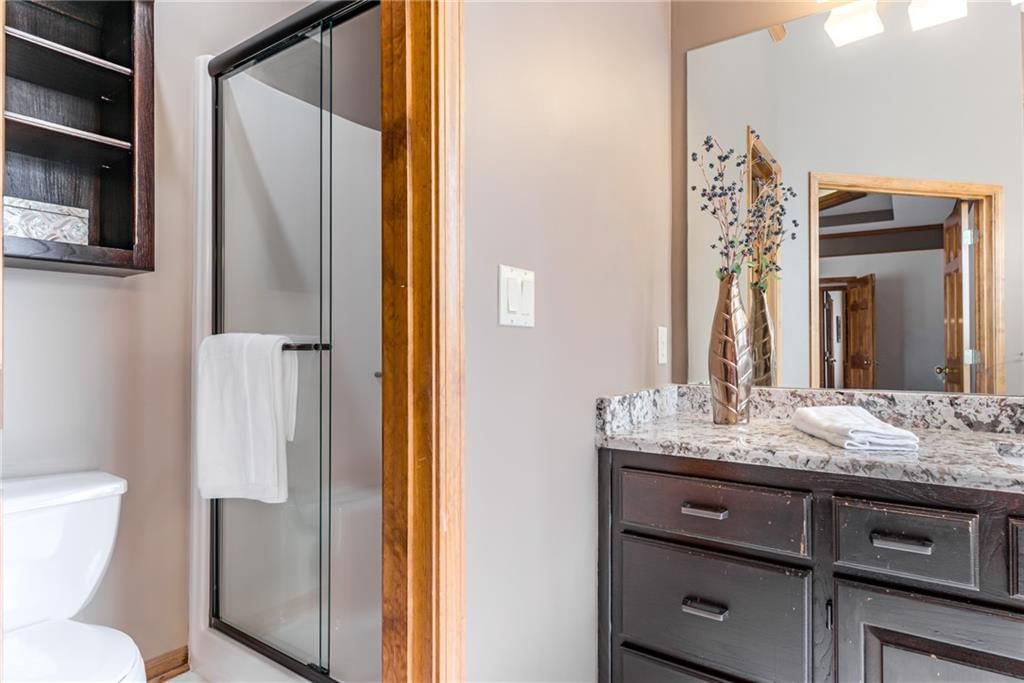 717 NE SILVERLEAF Place — photo 27