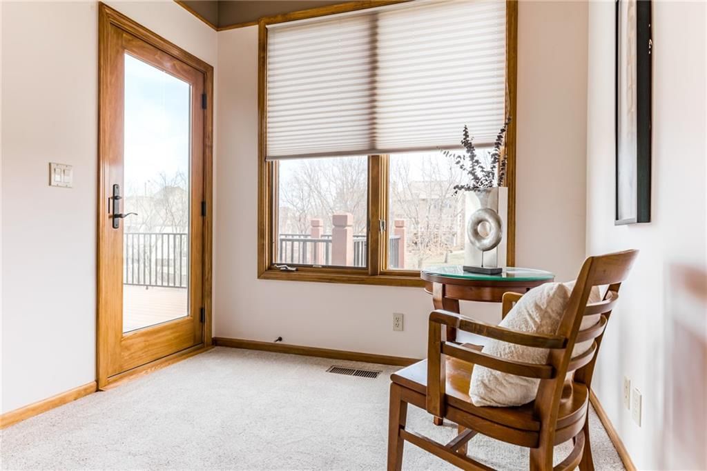 717 NE SILVERLEAF Place — photo 30