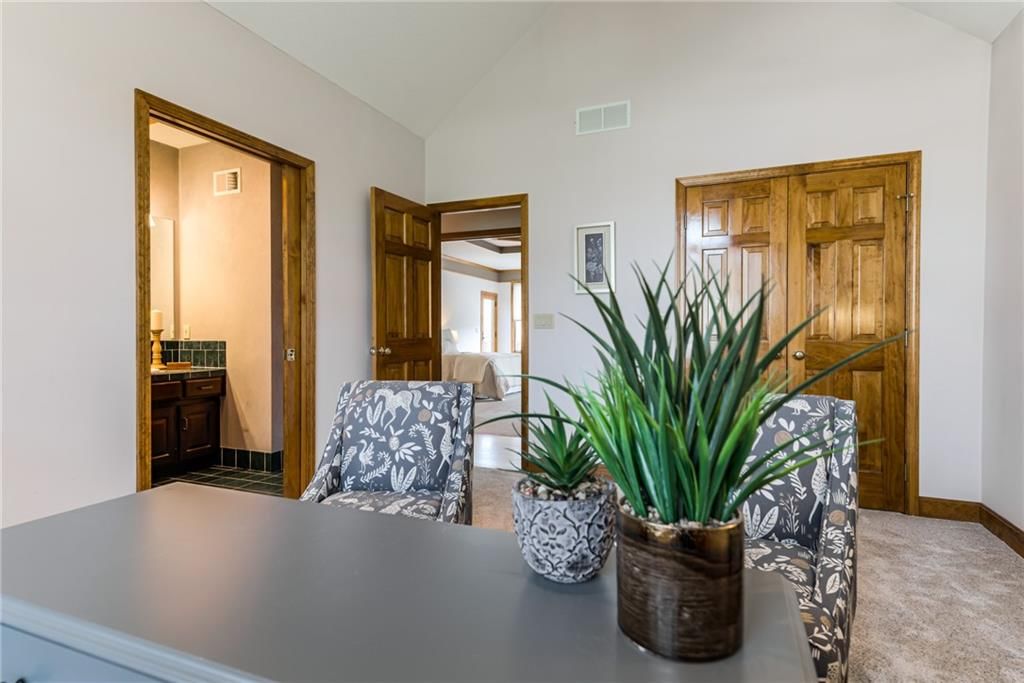 717 NE SILVERLEAF Place — photo 33