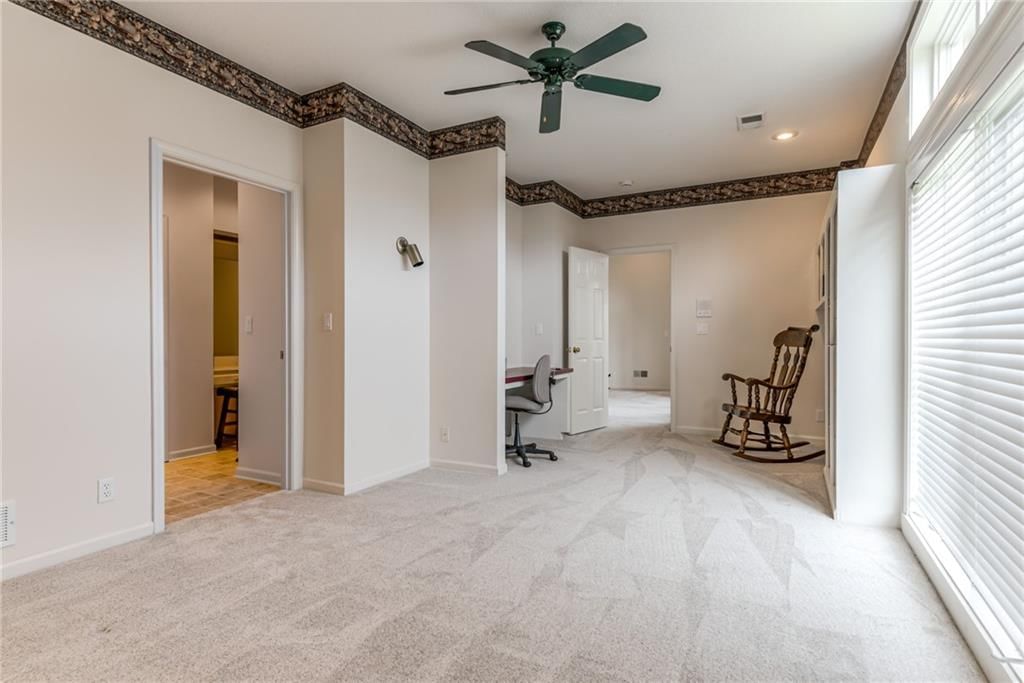 717 NE SILVERLEAF Place — photo 44