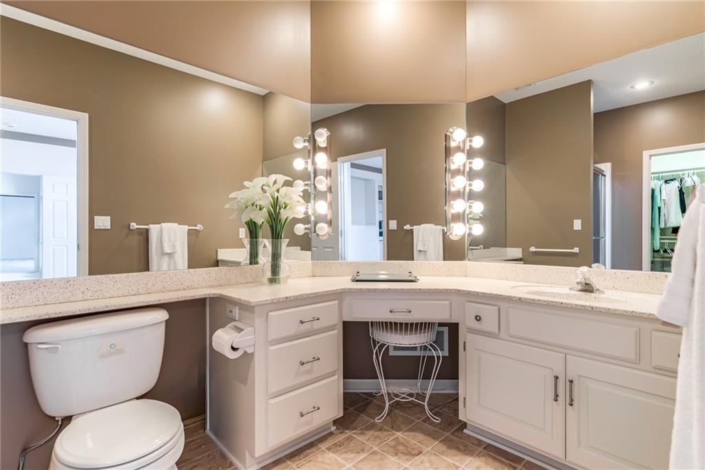 717 NE SILVERLEAF Place — photo 50