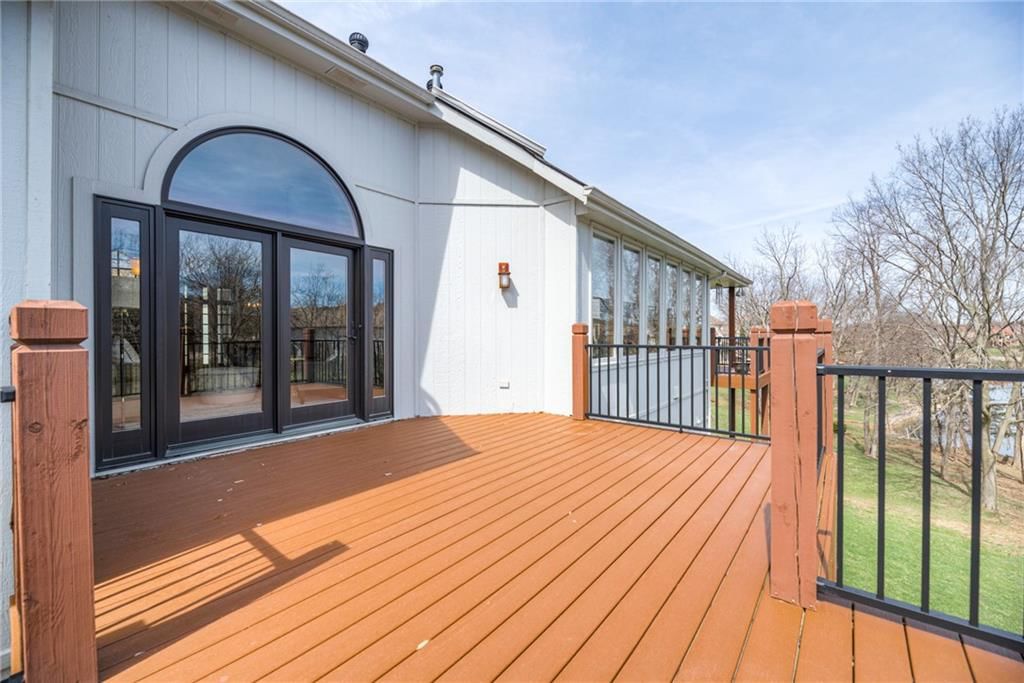 717 NE SILVERLEAF Place — photo 58