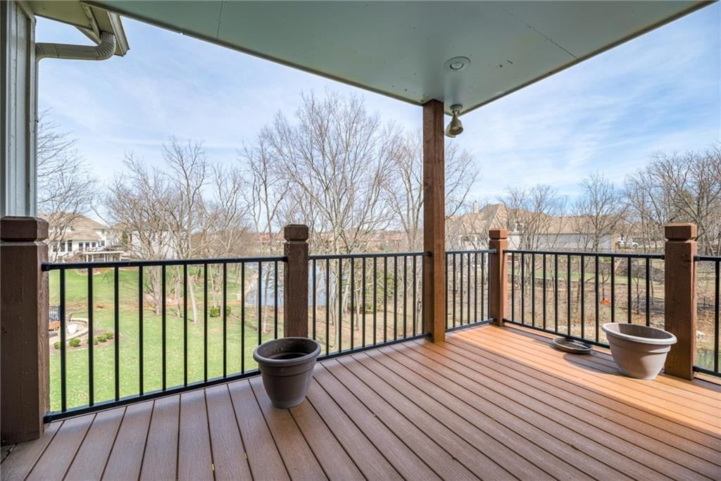 717 NE SILVERLEAF Place — photo 61