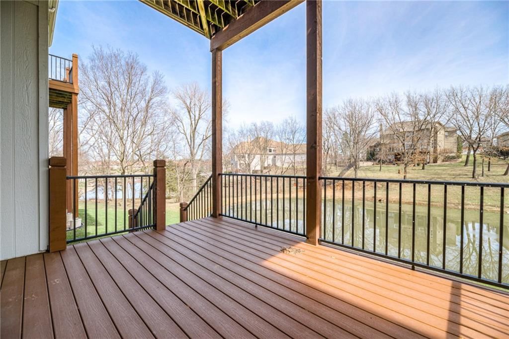 717 NE SILVERLEAF Place — photo 65