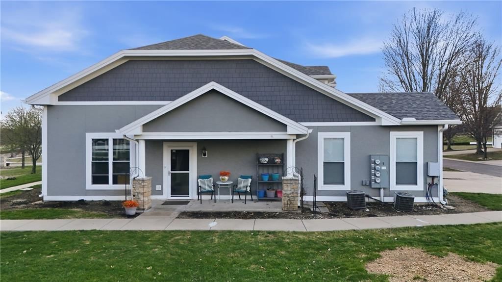 11761 S Roundtree Street, Olathe, KS