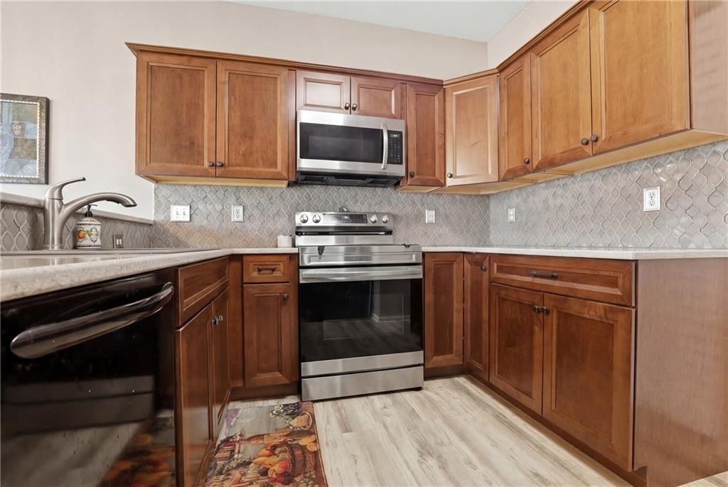 11761 S Roundtree Street — photo 8