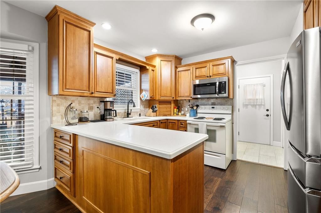 10154 Halsey Street — photo 19