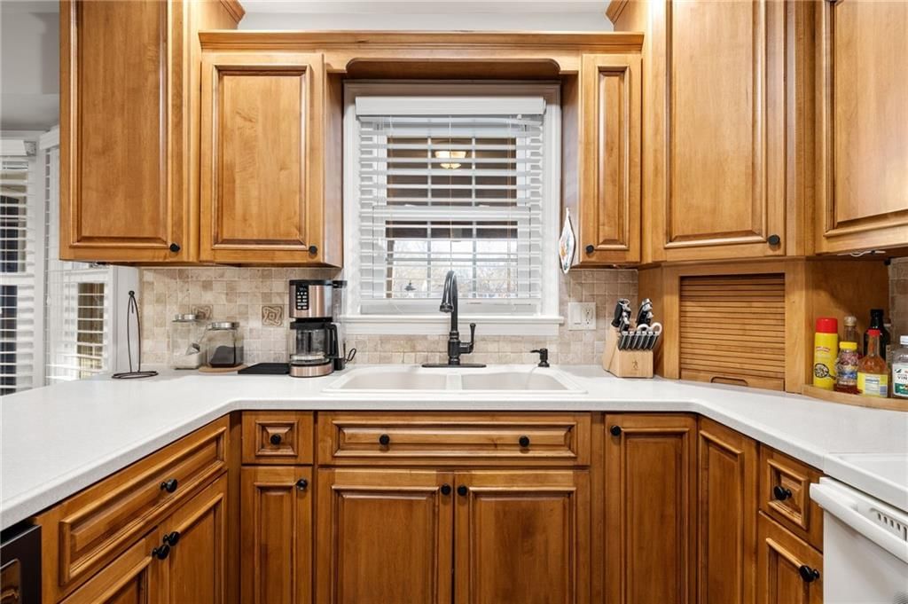 10154 Halsey Street — photo 23