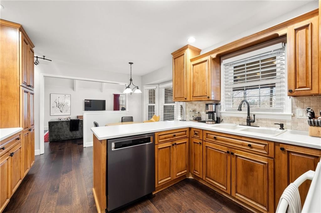 10154 Halsey Street — photo 24