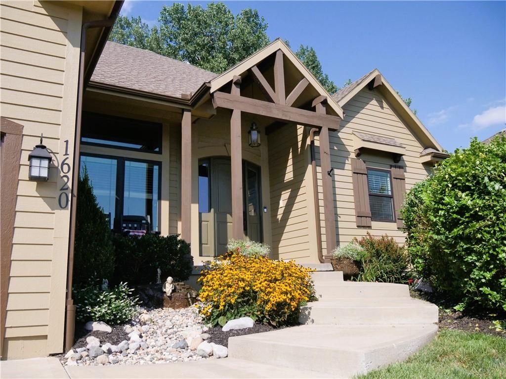 1620 Napa Valley Drive — photo 2