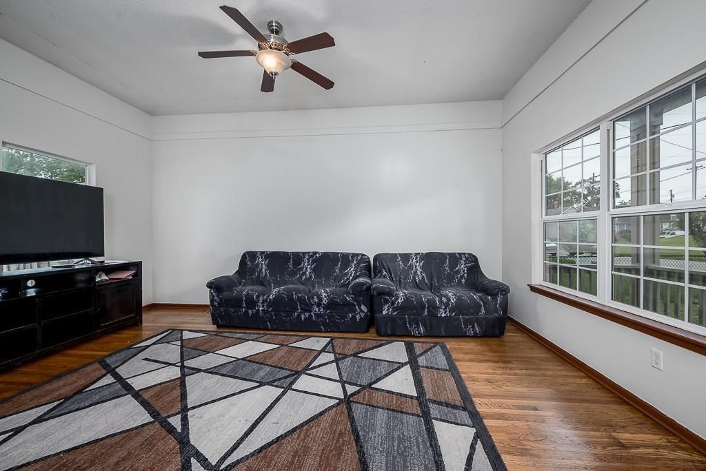 1210 Barnett Avenue — photo 5