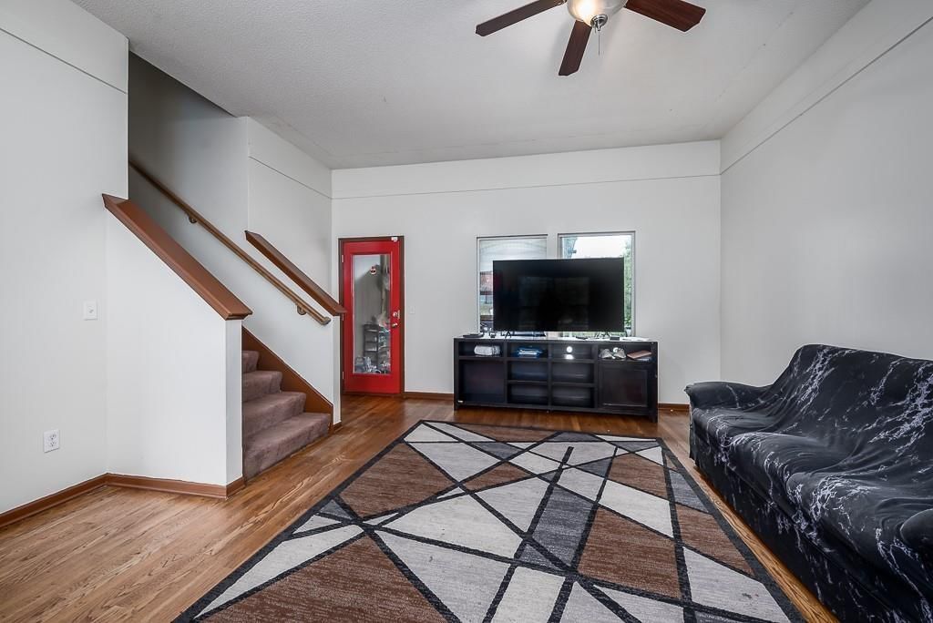 1210 Barnett Avenue — photo 6