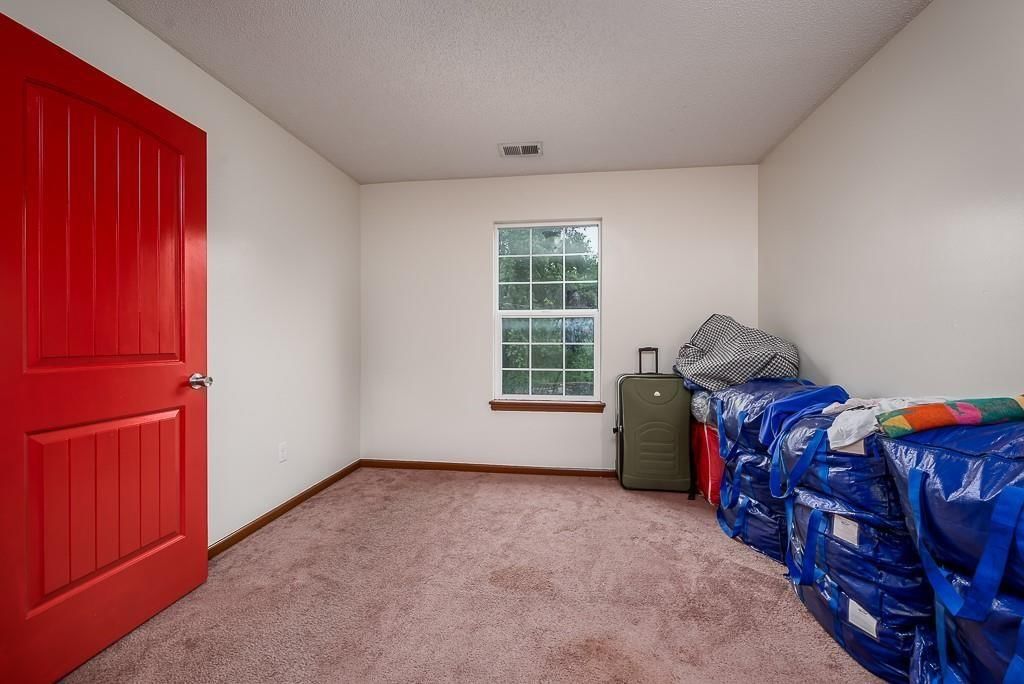 1210 Barnett Avenue — photo 9