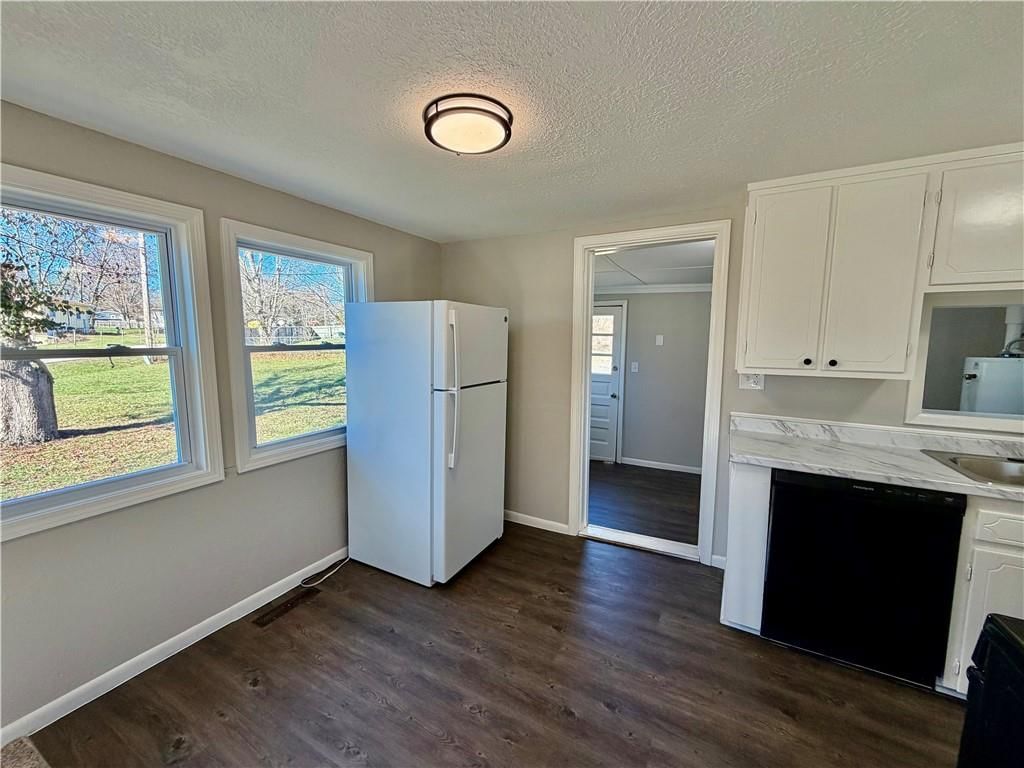 16014 Valentine Avenue — photo 6