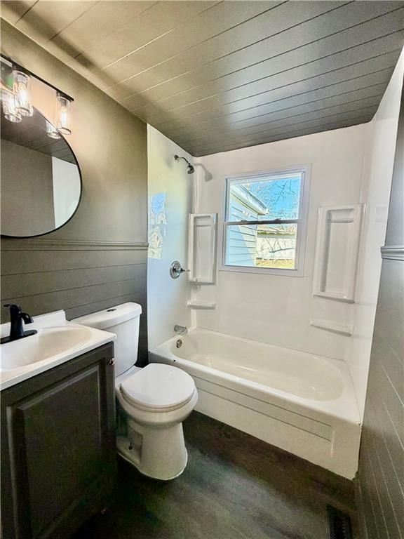 16014 Valentine Avenue — photo 12