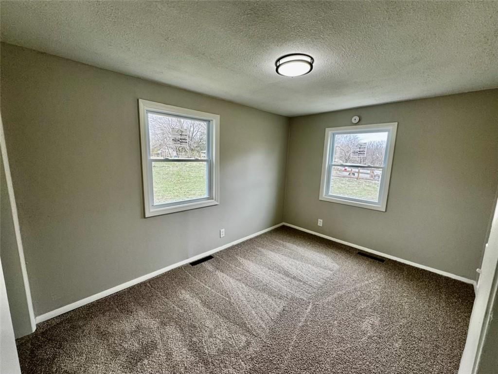 16014 Valentine Avenue — photo 16