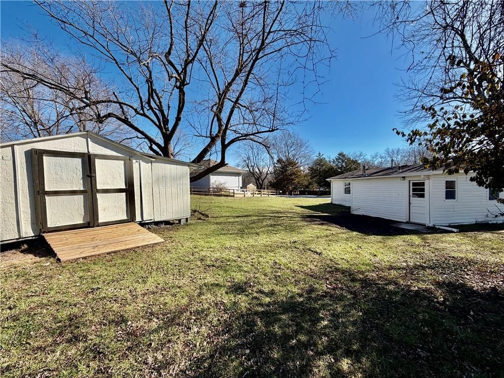 16014 Valentine Avenue — photo 20