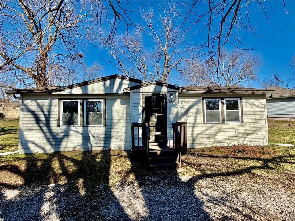 16014 Valentine Avenue — photo 25