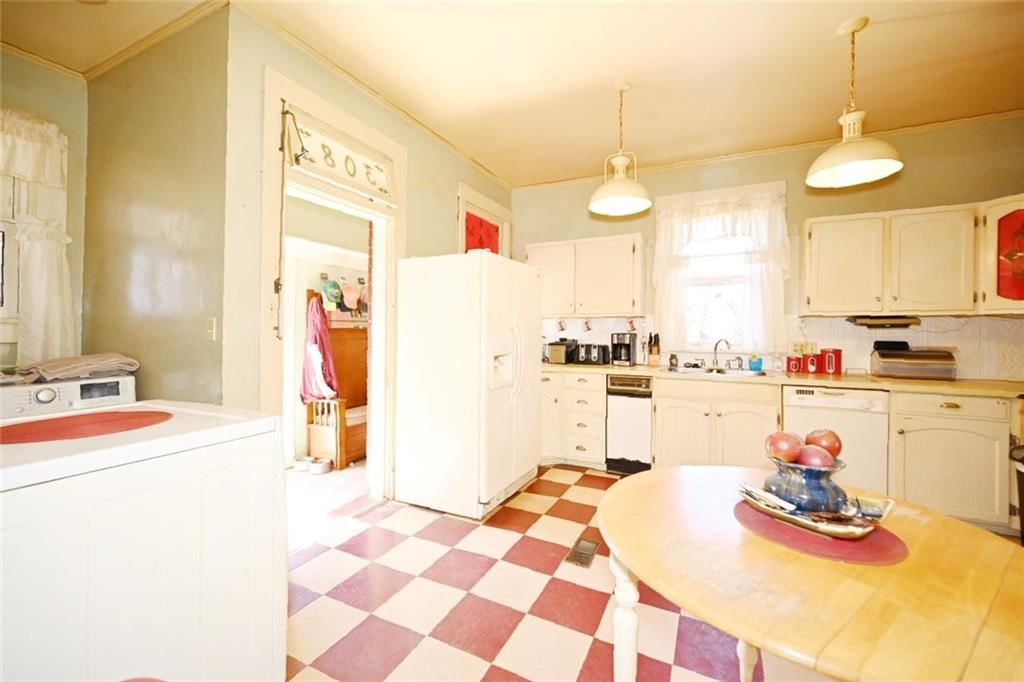 308 R Street — photo 13