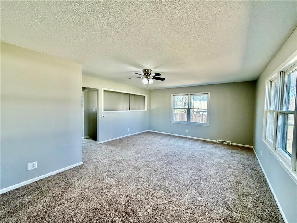806 E Market Street — photo 4