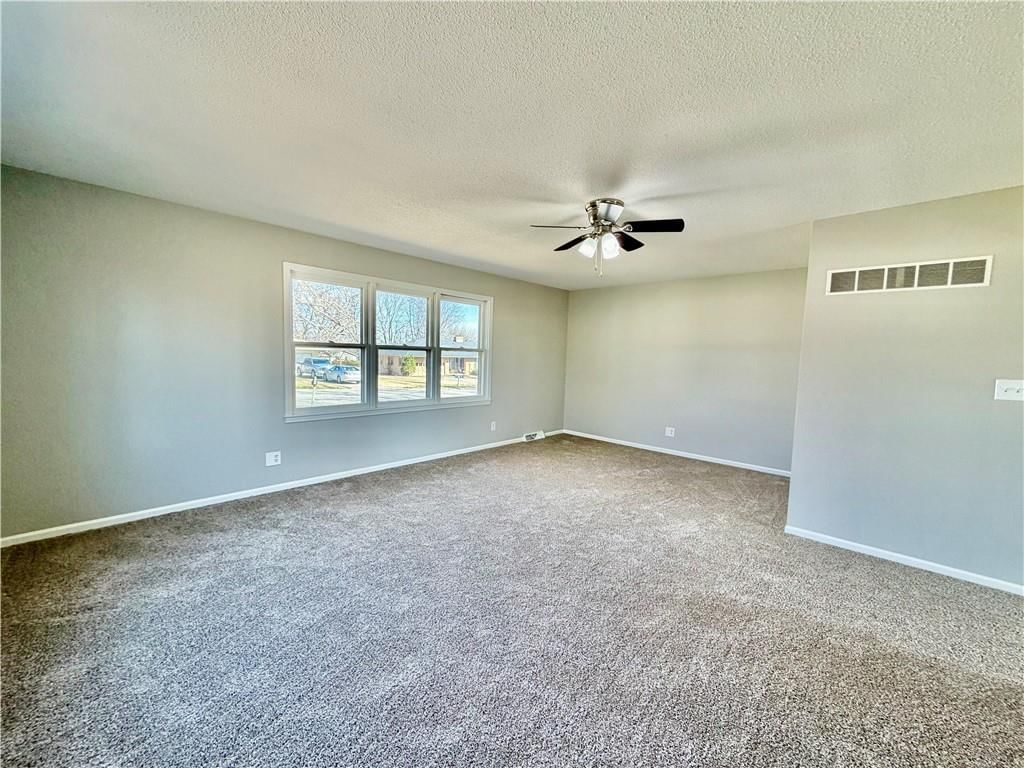 806 E Market Street — photo 5