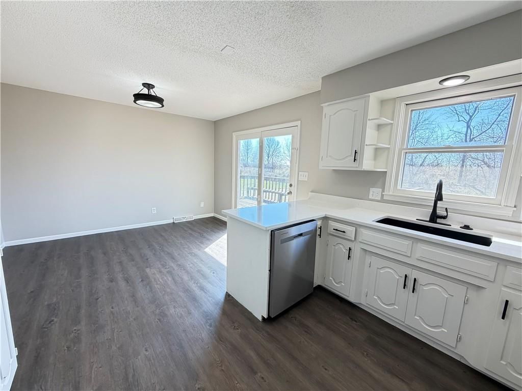806 E Market Street — photo 8
