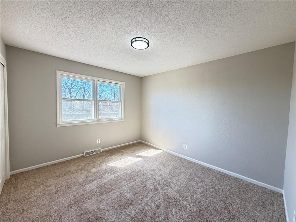 806 E Market Street — photo 11