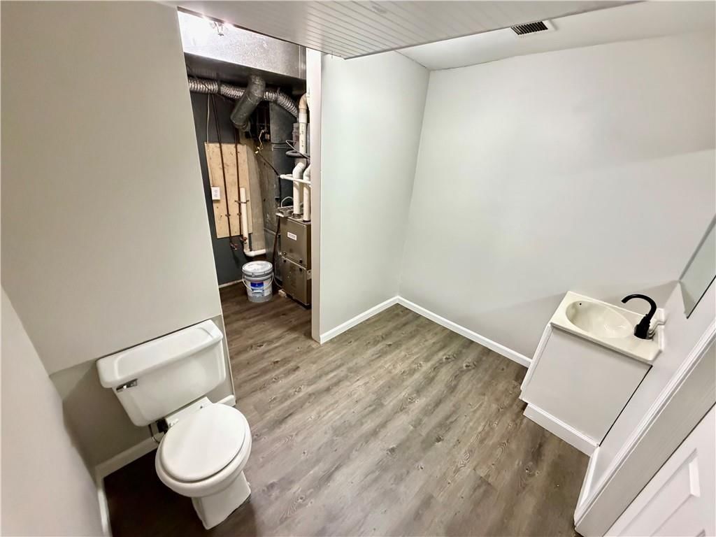 806 E Market Street — photo 23