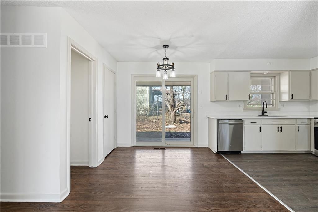 8604 E 84th Terrace — photo 8