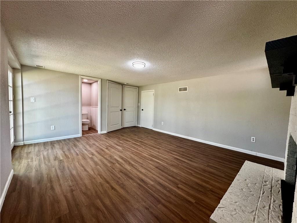 1621 N Belvidere Avenue — photo 8