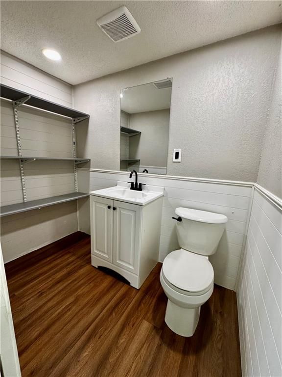 1621 N Belvidere Avenue — photo 9