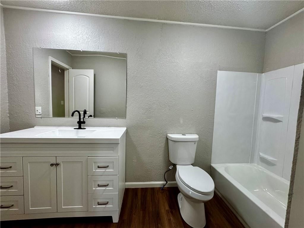 1621 N Belvidere Avenue — photo 11