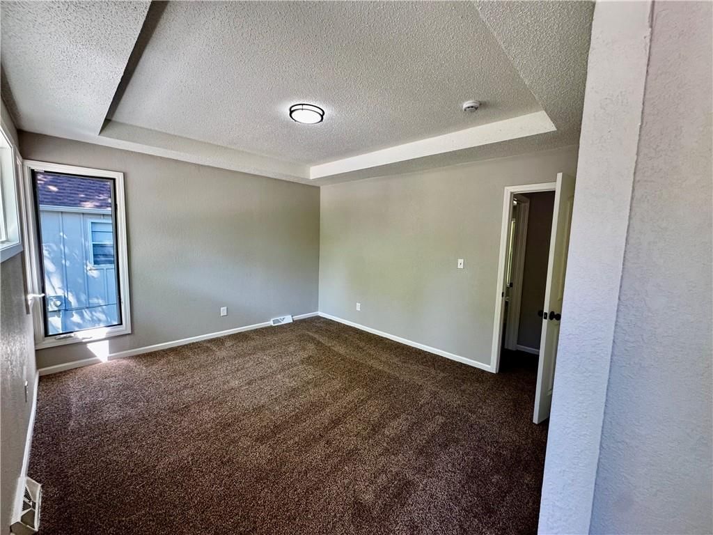1621 N Belvidere Avenue — photo 12