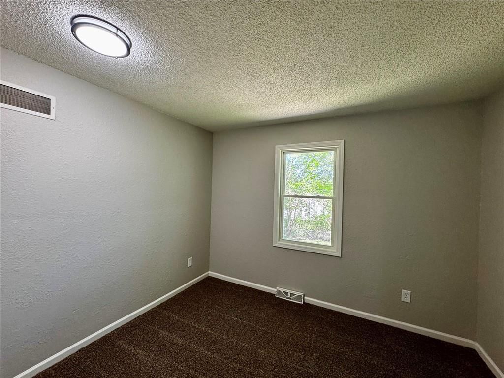 1621 N Belvidere Avenue — photo 16
