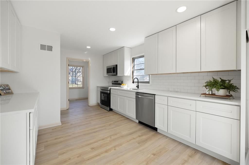 9718 Appleton Avenue — photo 14