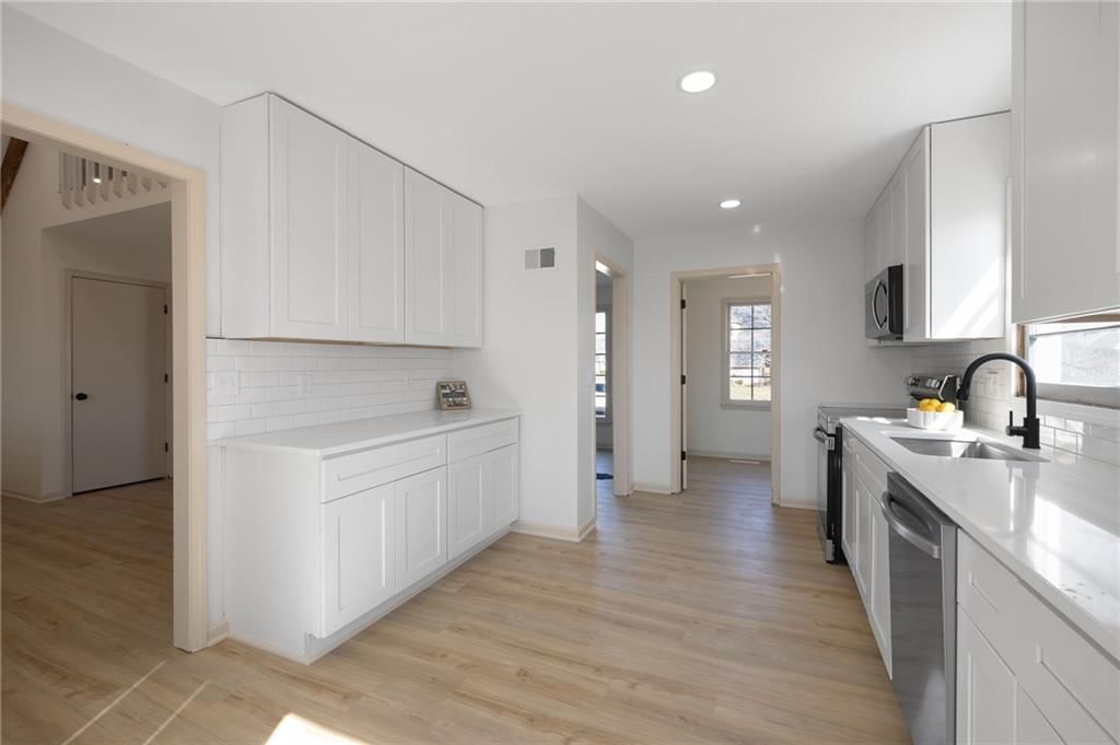 9718 Appleton Avenue — photo 16