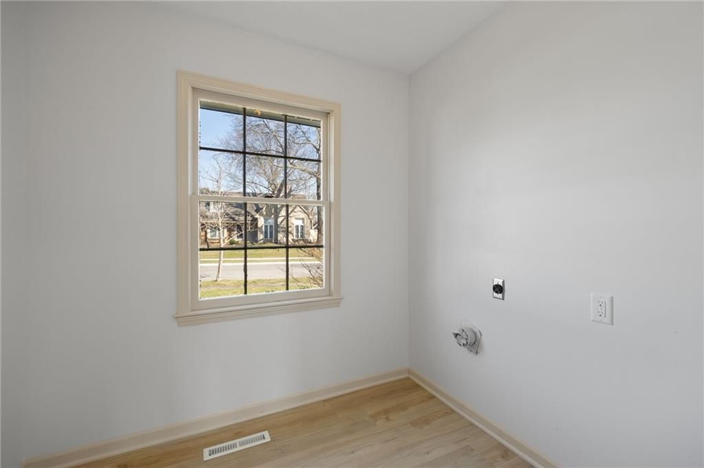 9718 Appleton Avenue — photo 20