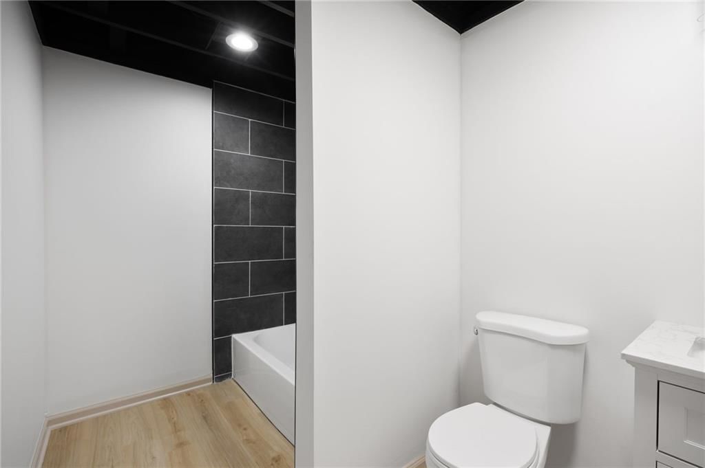 9718 Appleton Avenue — photo 43