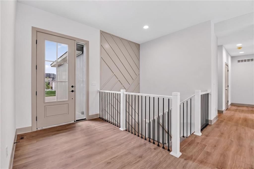 2605 NE Crestview Street — photo 3