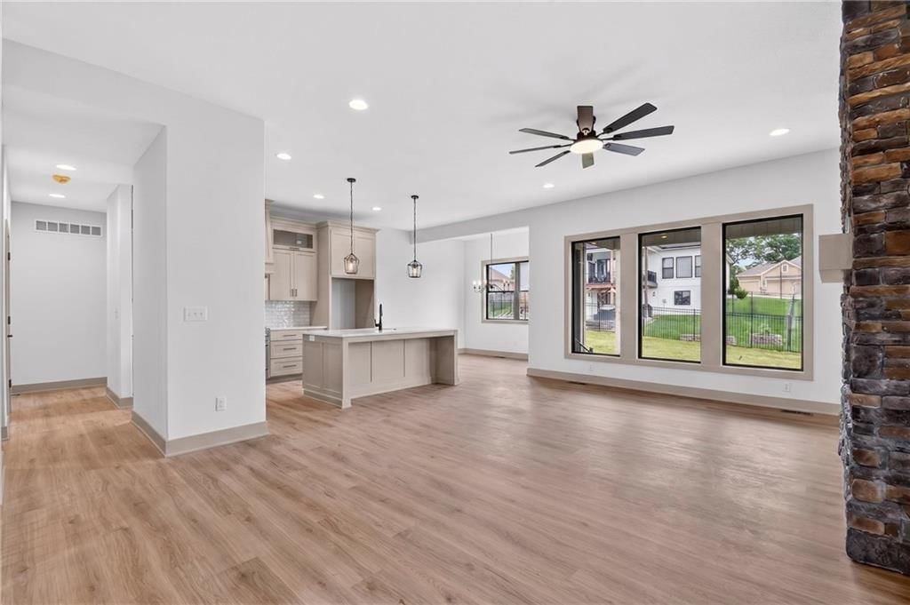 2605 NE Crestview Street — photo 4