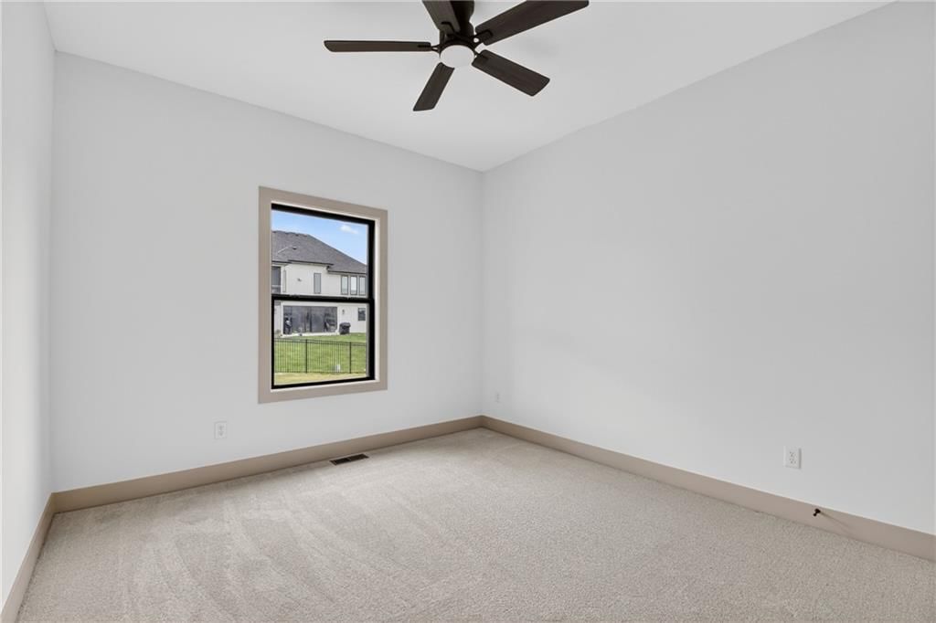 2605 NE Crestview Street — photo 34