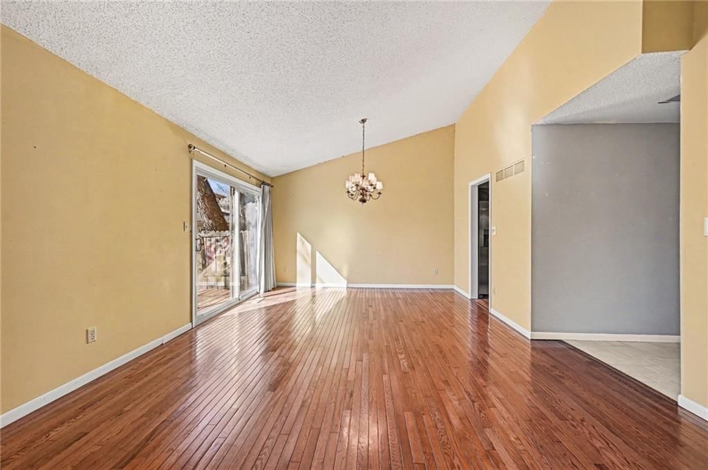 10907 W 96th Terrace — photo 9