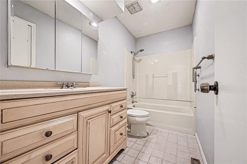 10907 W 96th Terrace — photo 12