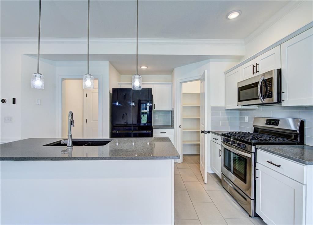 7364 Aaron Street — photo 4