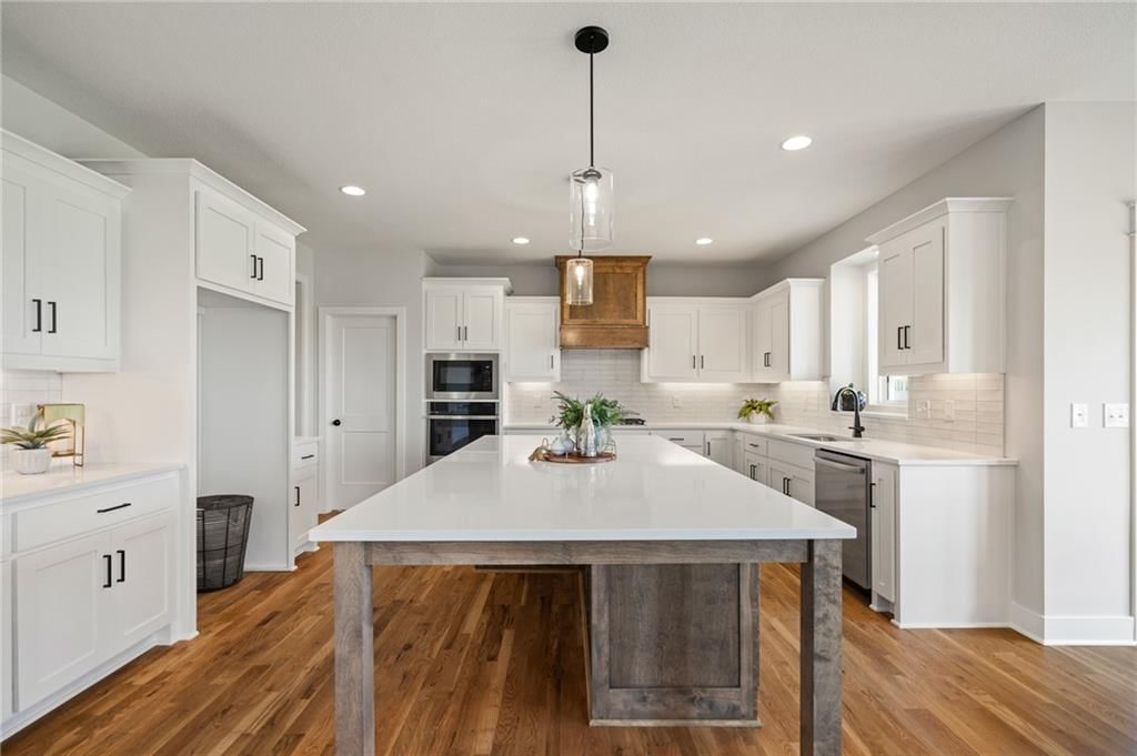 25010 W 142nd Street — photo 15