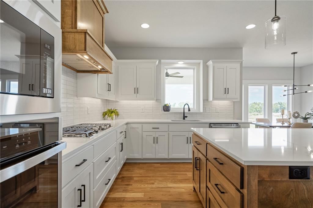 25010 W 142nd Street — photo 18