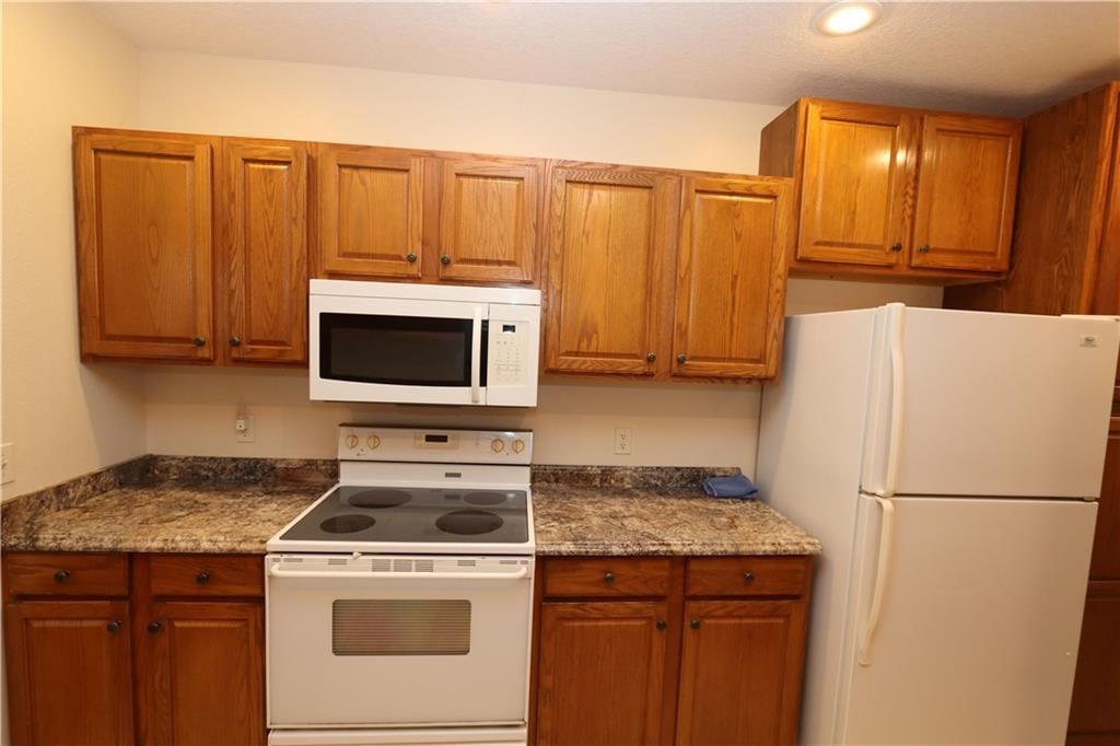 Photo 5 of 20 - 2402 S Kentucky Avenue, Joplin, MO 64804
