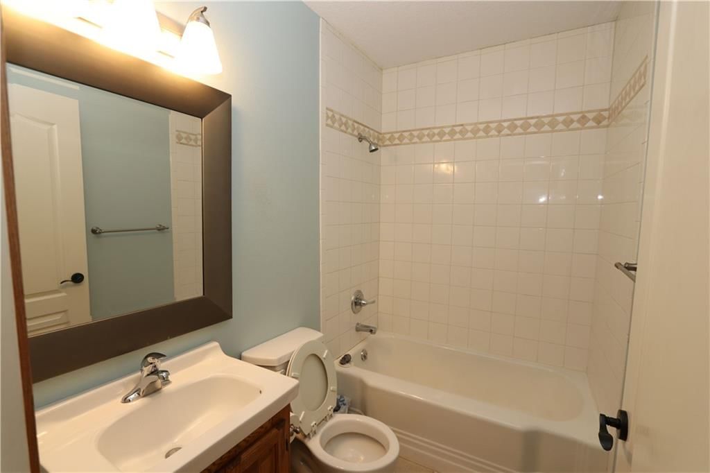 Photo 11 of 20 - 2402 S Kentucky Avenue, Joplin, MO 64804