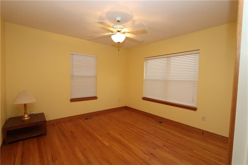 Photo 15 of 20 - 2402 S Kentucky Avenue, Joplin, MO 64804