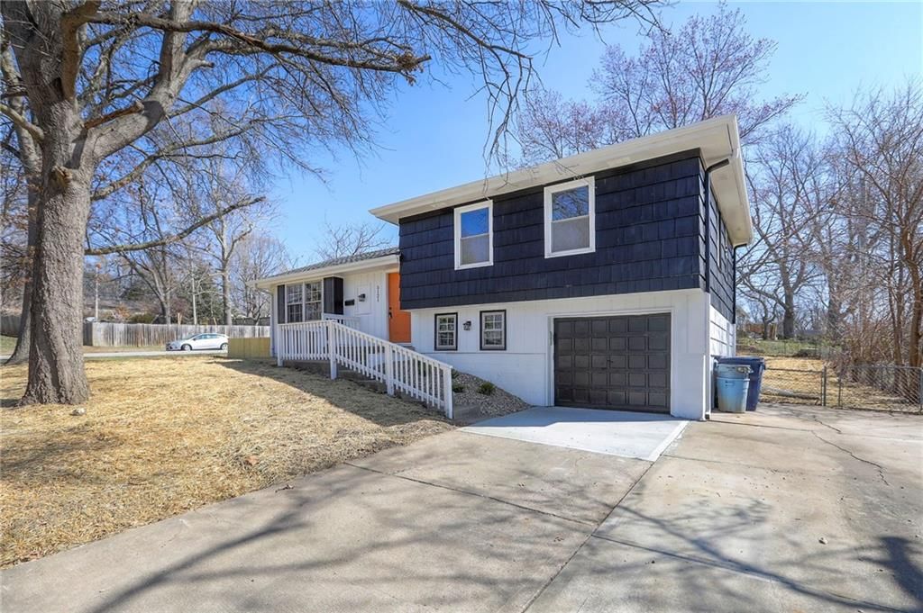 5121 S Cottage Avenue — photo 3